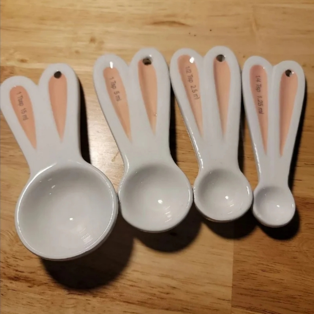 Measuring spoons Easter